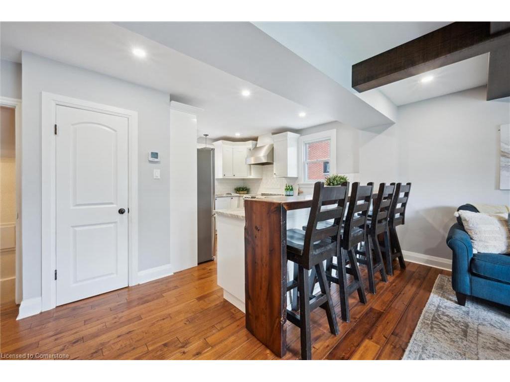 









325


Patricia

Avenue,
Kitchener,




ON
N2M 1K3

