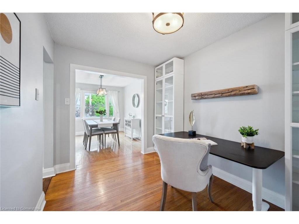 









325


Patricia

Avenue,
Kitchener,




ON
N2M 1K3

