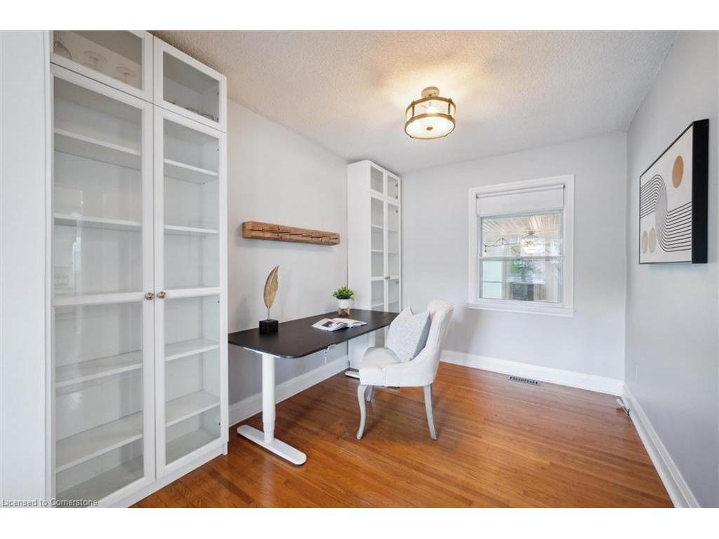 









325


Patricia

Avenue,
Kitchener,




ON
N2M 1K3

