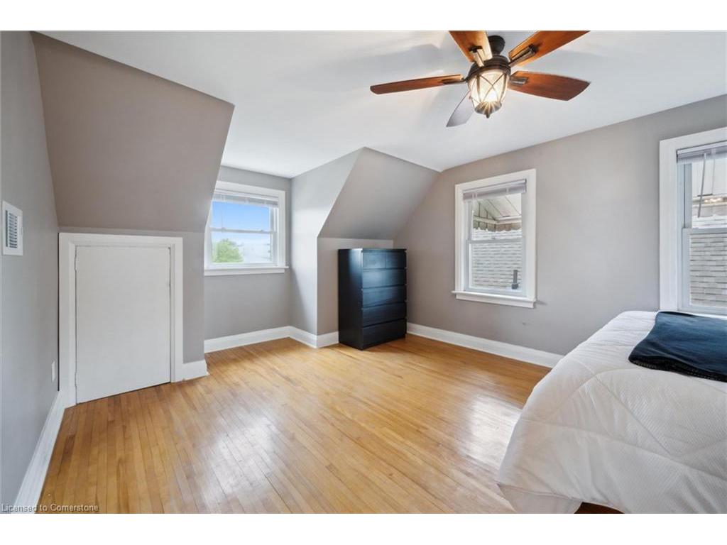 









325


Patricia

Avenue,
Kitchener,




ON
N2M 1K3

