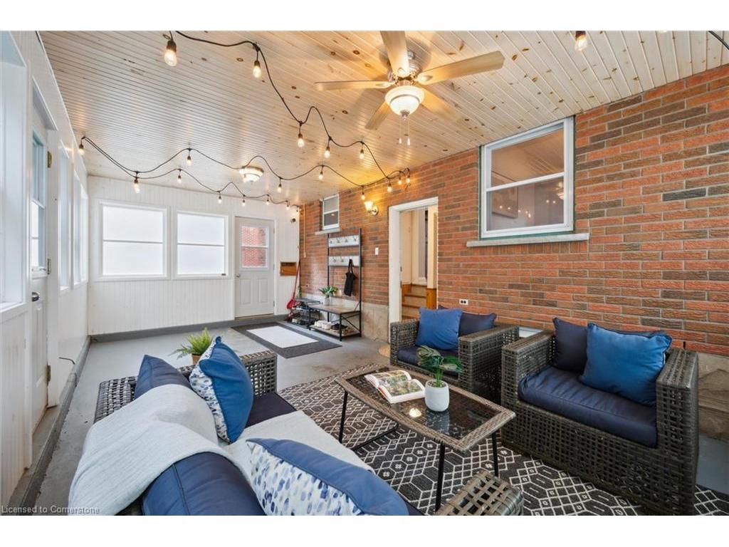 









325


Patricia

Avenue,
Kitchener,




ON
N2M 1K3

