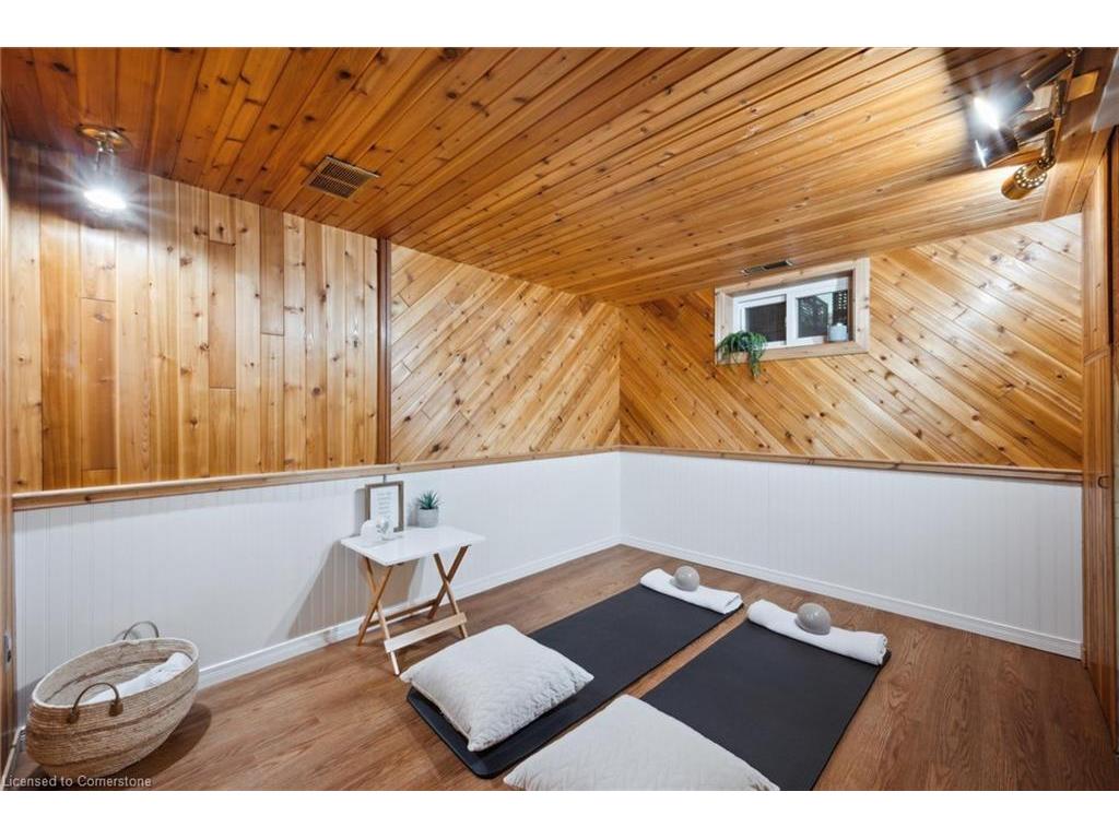 









325


Patricia

Avenue,
Kitchener,




ON
N2M 1K3

