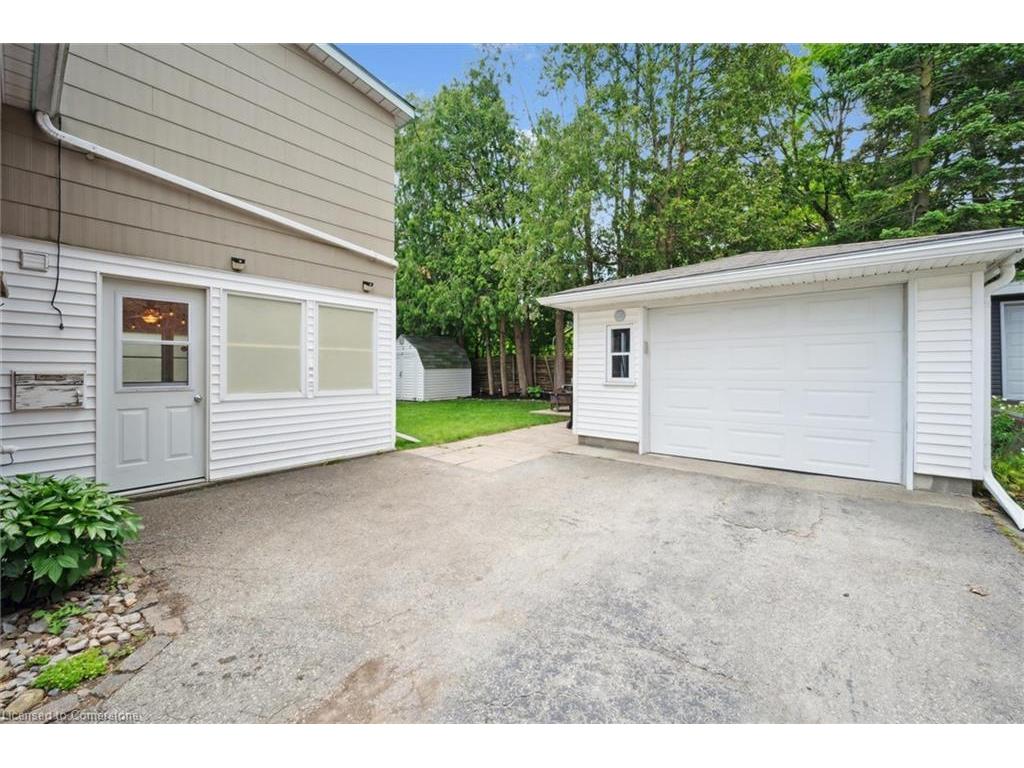 









325


Patricia

Avenue,
Kitchener,




ON
N2M 1K3

