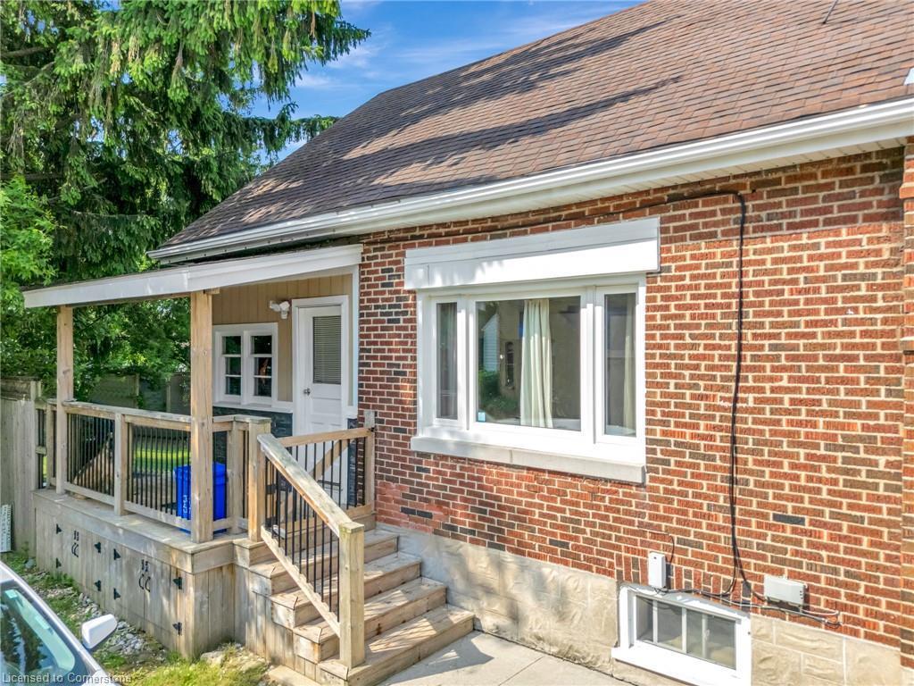 









8


Wright

Avenue,
Cambridge,




ON
N1R 1E2

