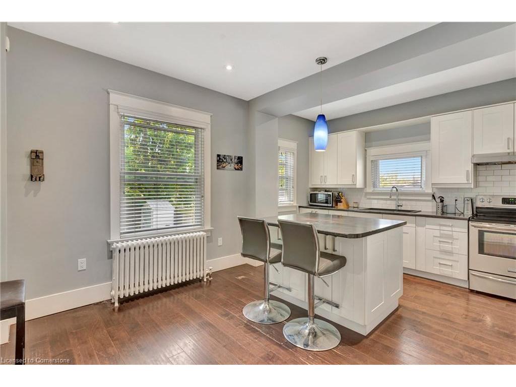 









8


Wright

Avenue,
Cambridge,




ON
N1R 1E2

