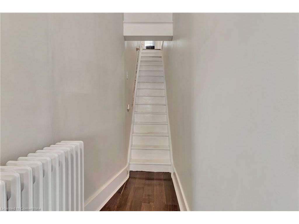 









8


Wright

Avenue,
Cambridge,




ON
N1R 1E2

