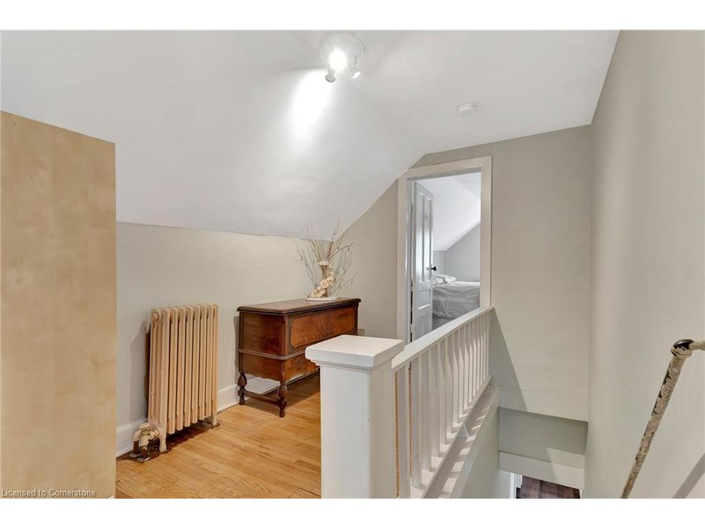 









8


Wright

Avenue,
Cambridge,




ON
N1R 1E2

