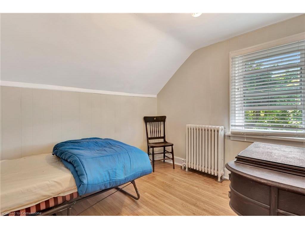 









8


Wright

Avenue,
Cambridge,




ON
N1R 1E2

