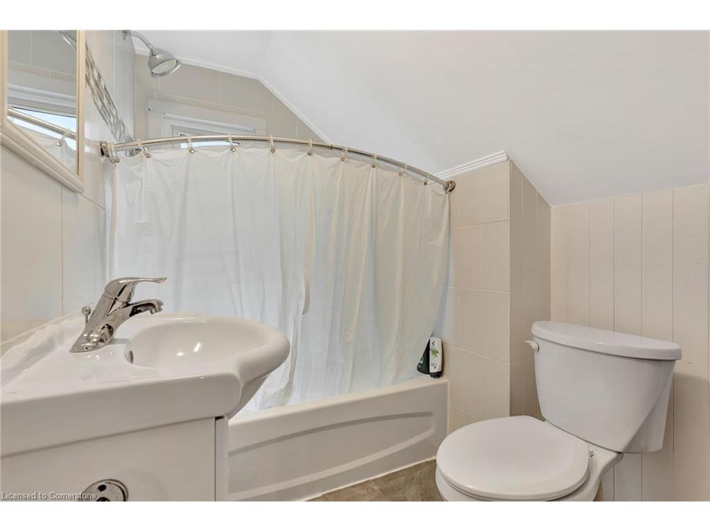 









8


Wright

Avenue,
Cambridge,




ON
N1R 1E2

