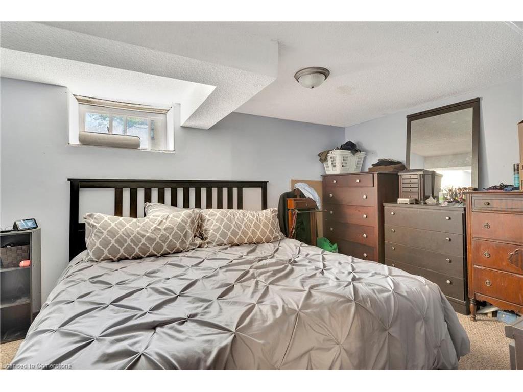 









8


Wright

Avenue,
Cambridge,




ON
N1R 1E2

