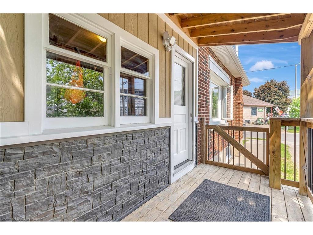 









8


Wright

Avenue,
Cambridge,




ON
N1R 1E2

