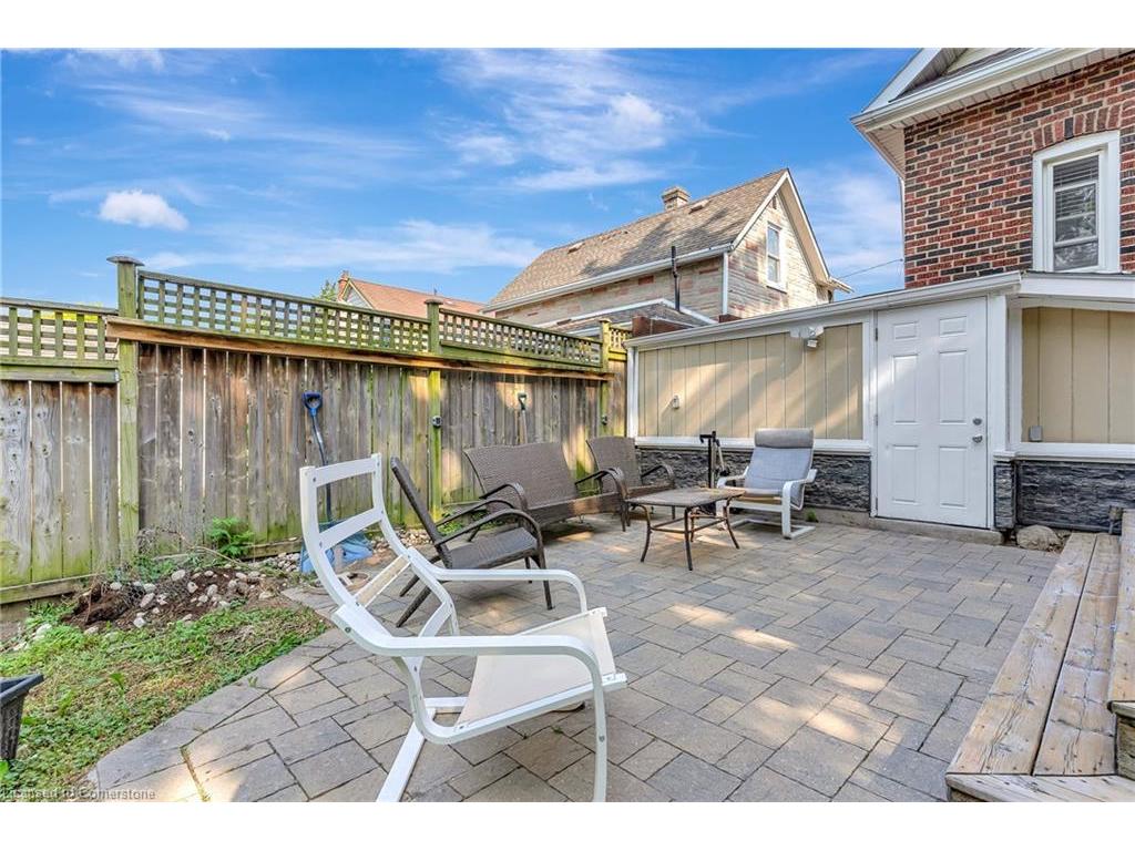 









8


Wright

Avenue,
Cambridge,




ON
N1R 1E2

