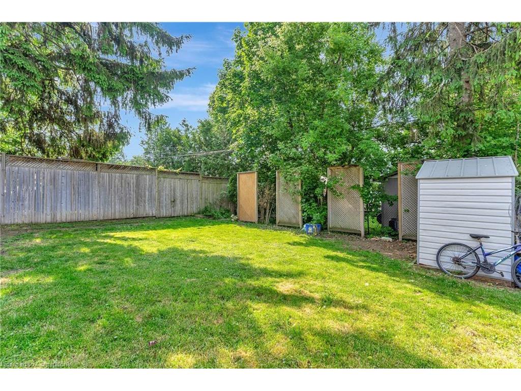 









8


Wright

Avenue,
Cambridge,




ON
N1R 1E2

