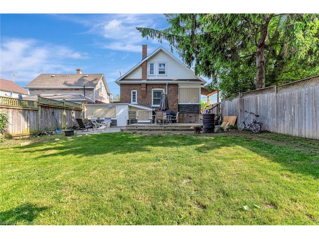 









8


Wright

Avenue,
Cambridge,




ON
N1R 1E2


