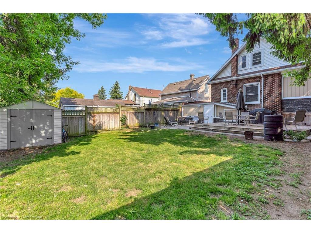 









8


Wright

Avenue,
Cambridge,




ON
N1R 1E2

