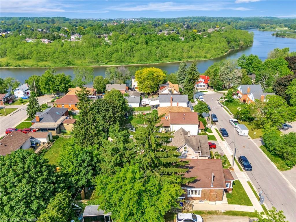 









8


Wright

Avenue,
Cambridge,




ON
N1R 1E2

