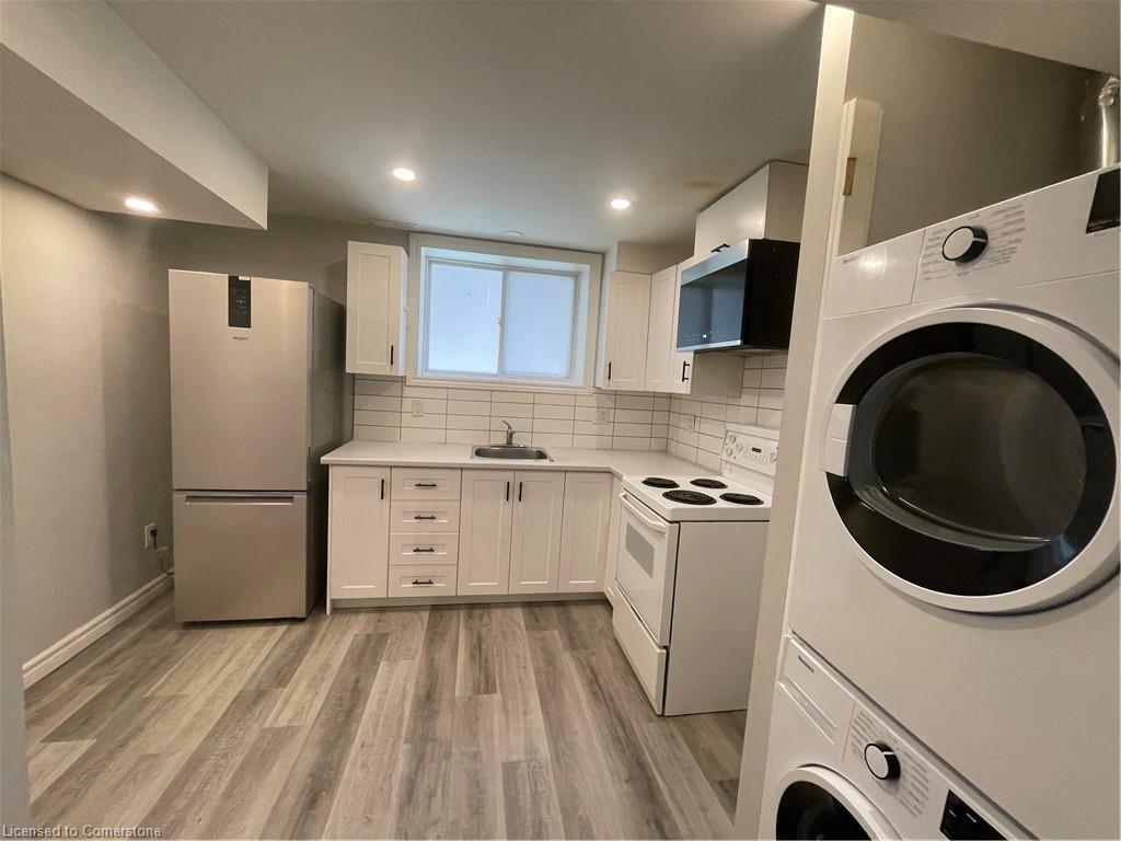 









2664


Asima

Drive, B,
London,




ON
N6M 0E9

