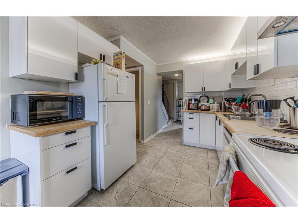 









121


University

Avenue East, 9,
Waterloo,




ON
N2J 4J1

