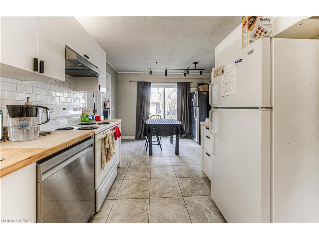 









121


University

Avenue East, 9,
Waterloo,




ON
N2J 4J1

