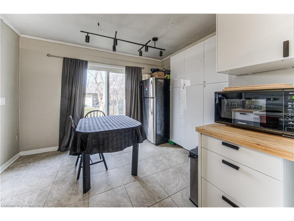 









121


University

Avenue East, 9,
Waterloo,




ON
N2J 4J1

