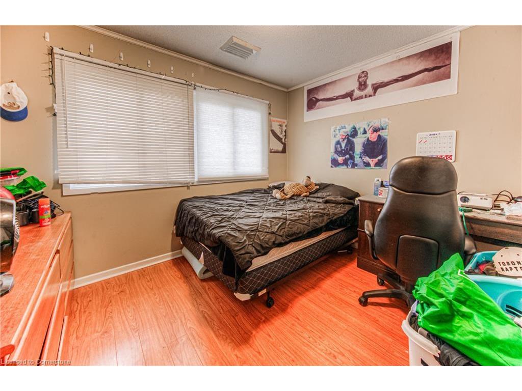 









121


University

Avenue East, 9,
Waterloo,




ON
N2J 4J1

