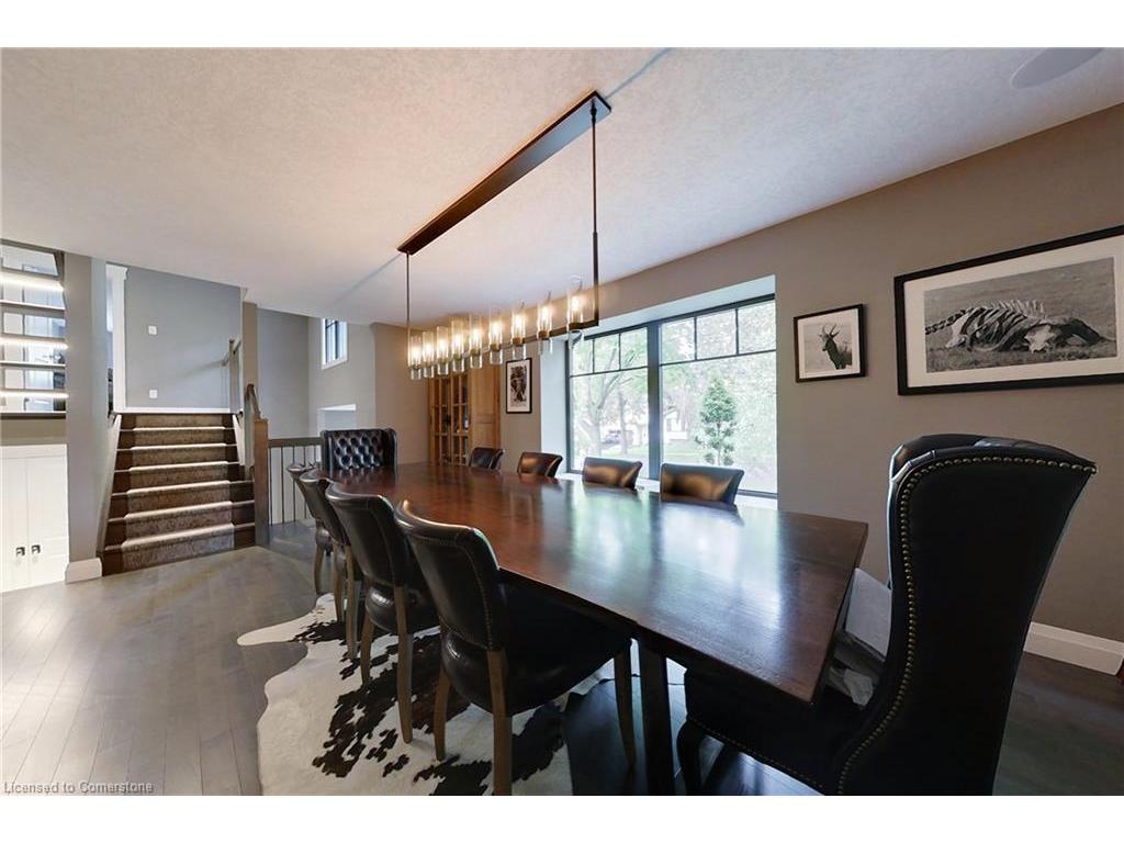 









284


Old Post

Road,
Waterloo,




ON
N2L 5C1


