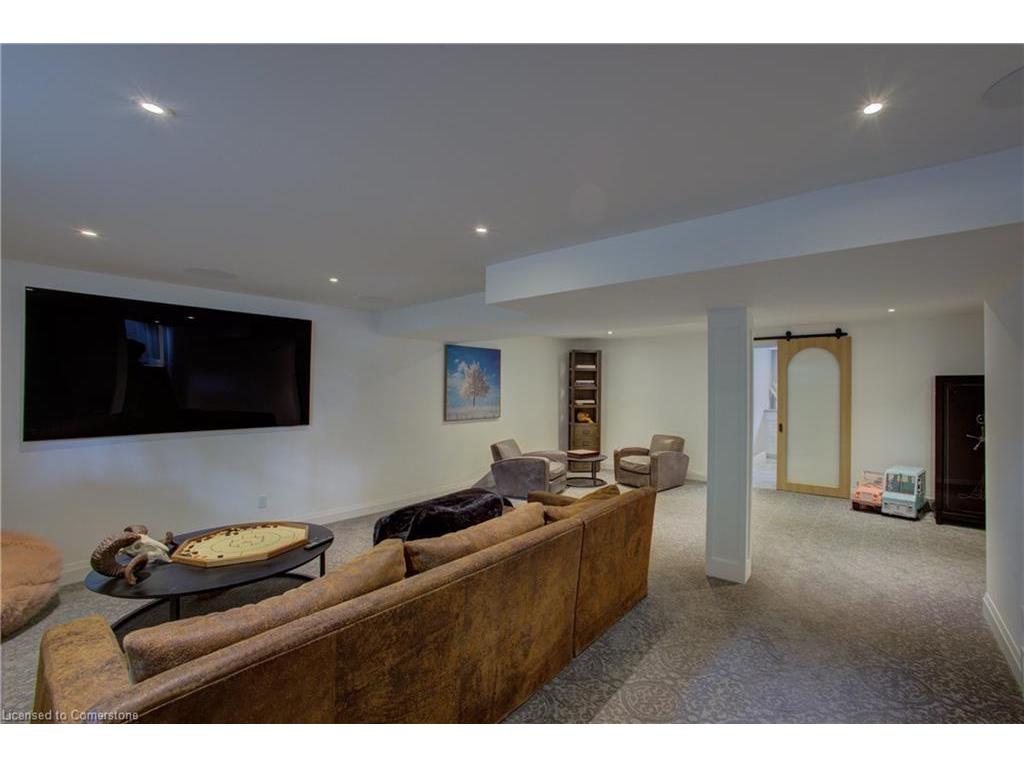 









284


Old Post

Road,
Waterloo,




ON
N2L 5C1

