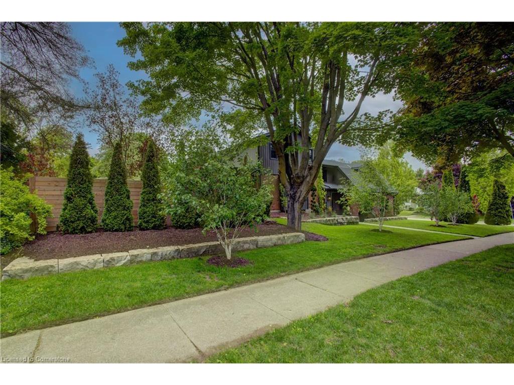 









284


Old Post

Road,
Waterloo,




ON
N2L 5C1

