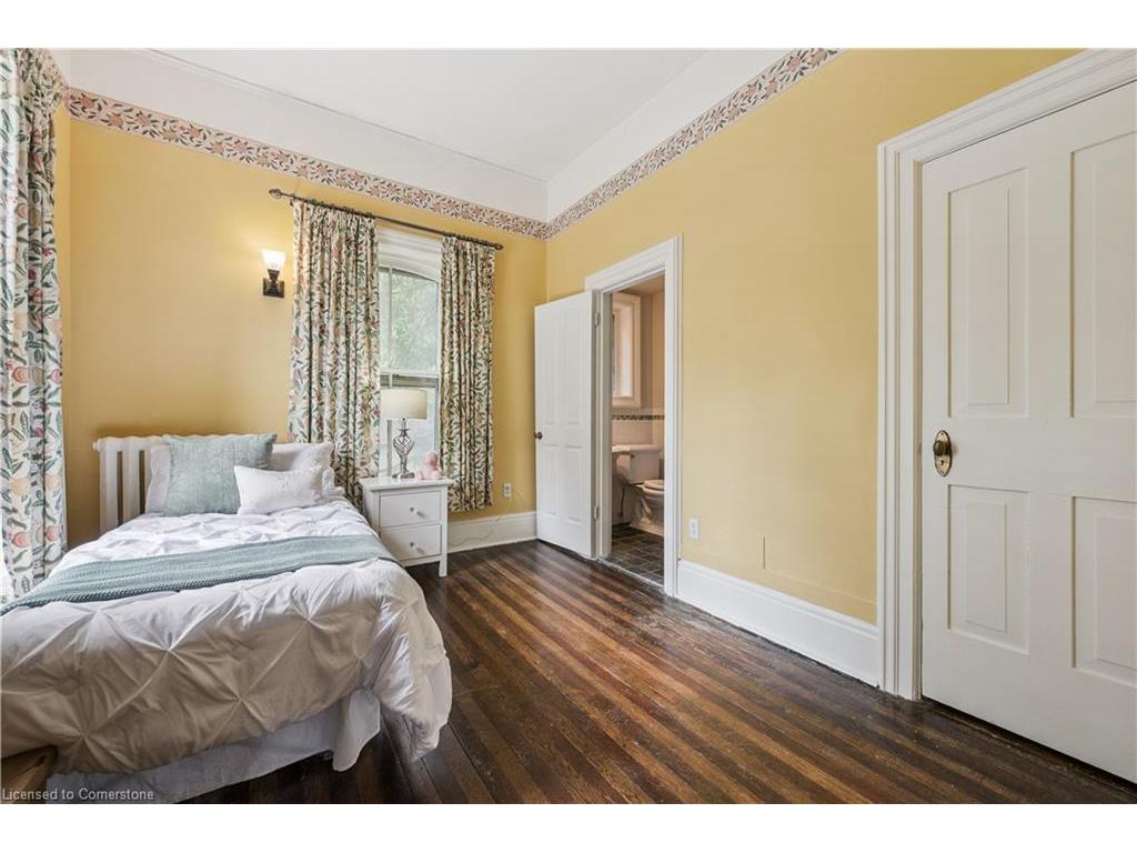 









88


William

Street West,
Waterloo,




ON
N2L 1J7

