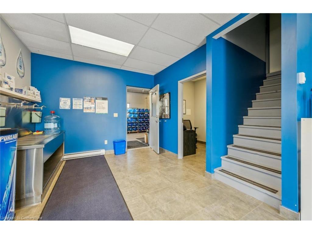









935


St David

Street North,
Fergus,




ON
N1M 2W3

