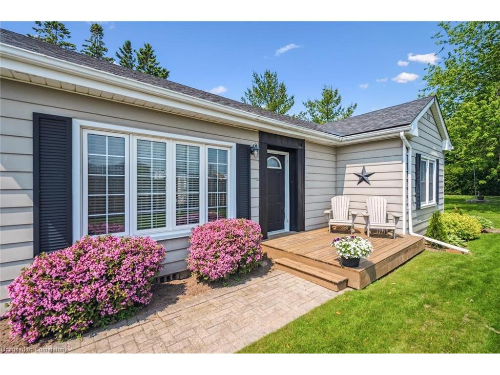 









935


St David

Street North,
Fergus,




ON
N1M 2W3

