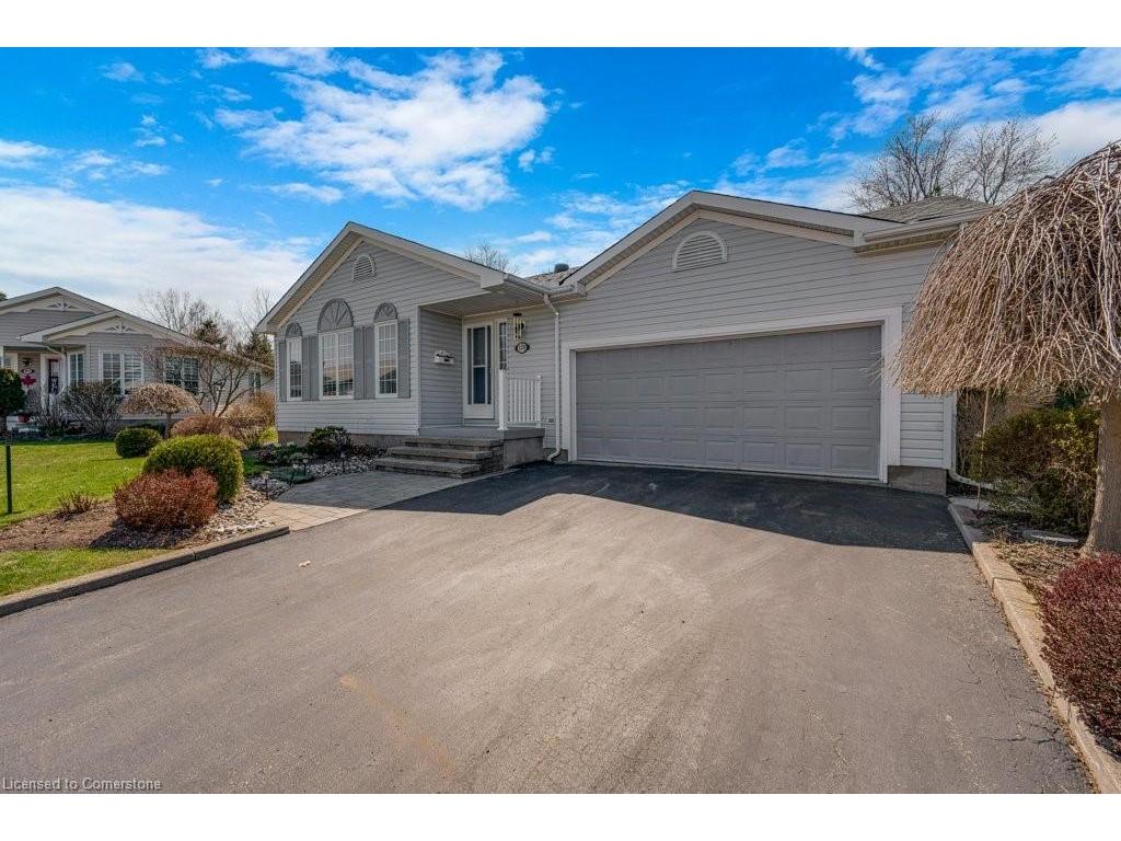 









120


Kilroot

Place,
Freelton,




ON
L8B 1A5

