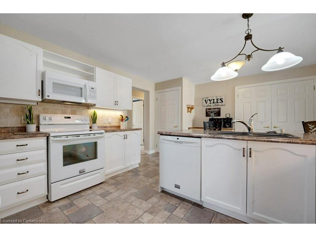 









120


Kilroot

Place,
Freelton,




ON
L8B 1A5

