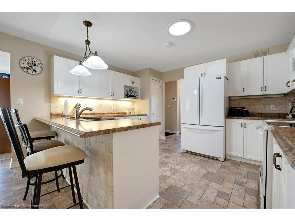 









120


Kilroot

Place,
Freelton,




ON
L8B 1A5

