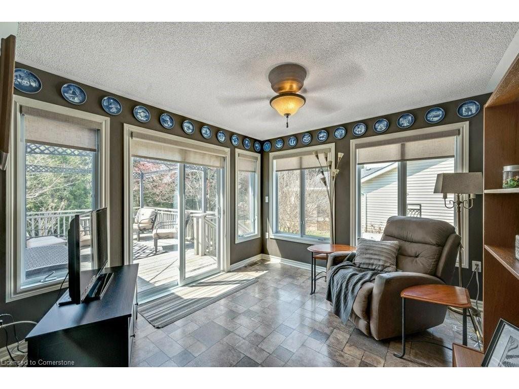









120


Kilroot

Place,
Freelton,




ON
L8B 1A5

