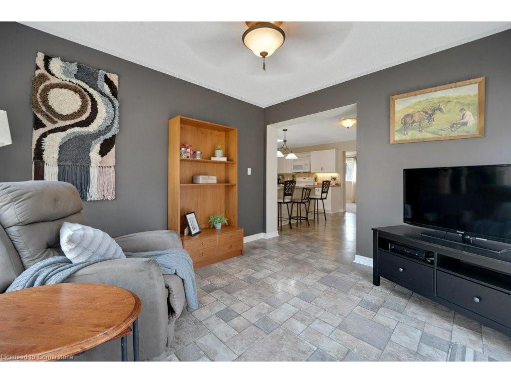 









120


Kilroot

Place,
Freelton,




ON
L8B 1A5

