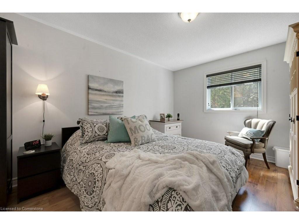 









120


Kilroot

Place,
Freelton,




ON
L8B 1A5

