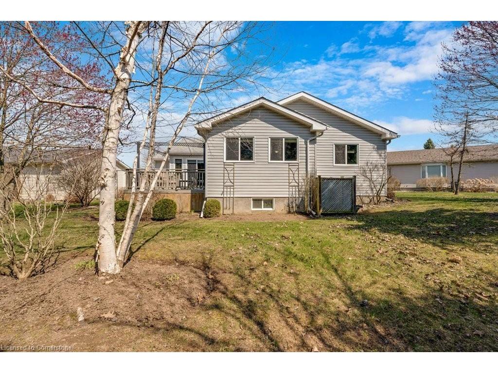 









120


Kilroot

Place,
Freelton,




ON
L8B 1A5

