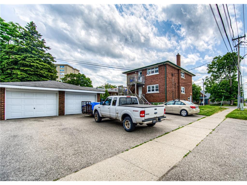 









218


Margaret

Avenue,
Kitchener,




ON
N2H 4J2

