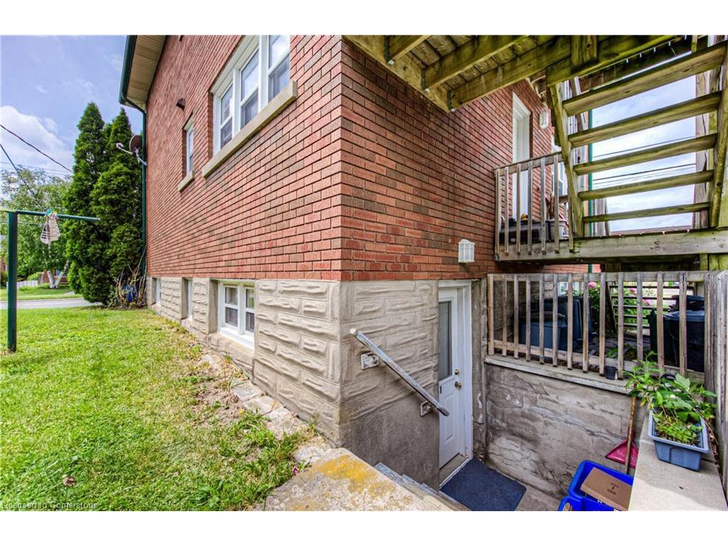 









218


Margaret

Avenue,
Kitchener,




ON
N2H 4J2

