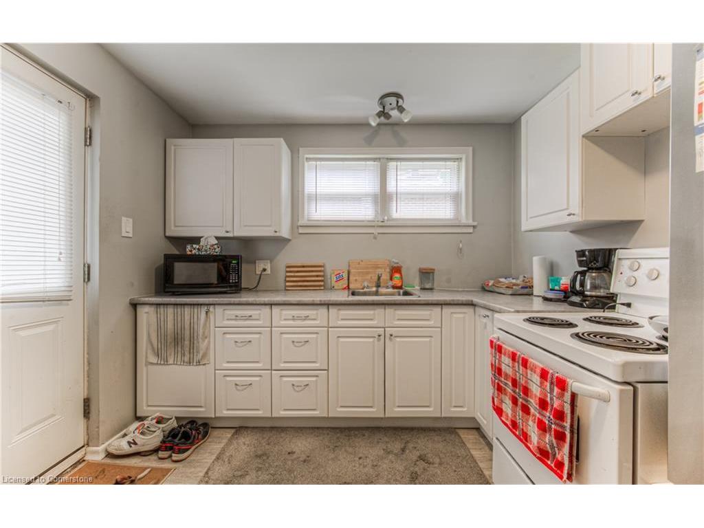 









218


Margaret

Avenue,
Kitchener,




ON
N2H 4J2

