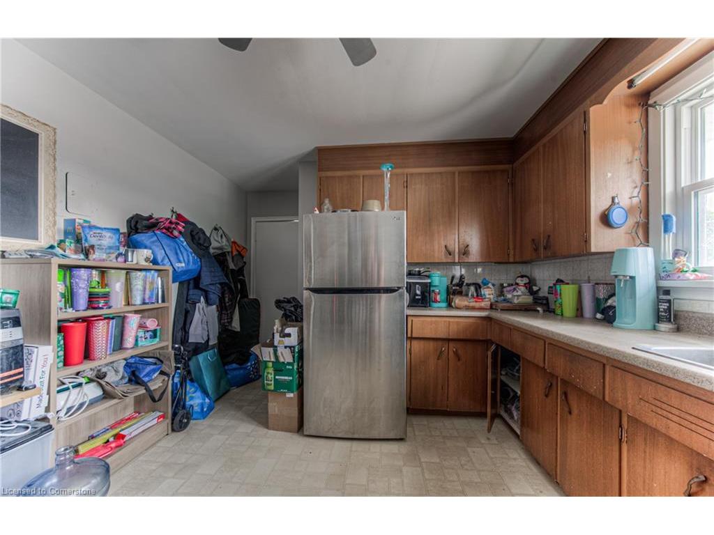 









218


Margaret

Avenue,
Kitchener,




ON
N2H 4J2

