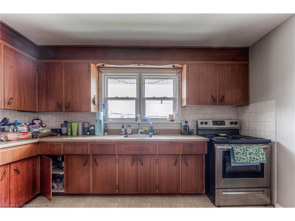 









218


Margaret

Avenue,
Kitchener,




ON
N2H 4J2

