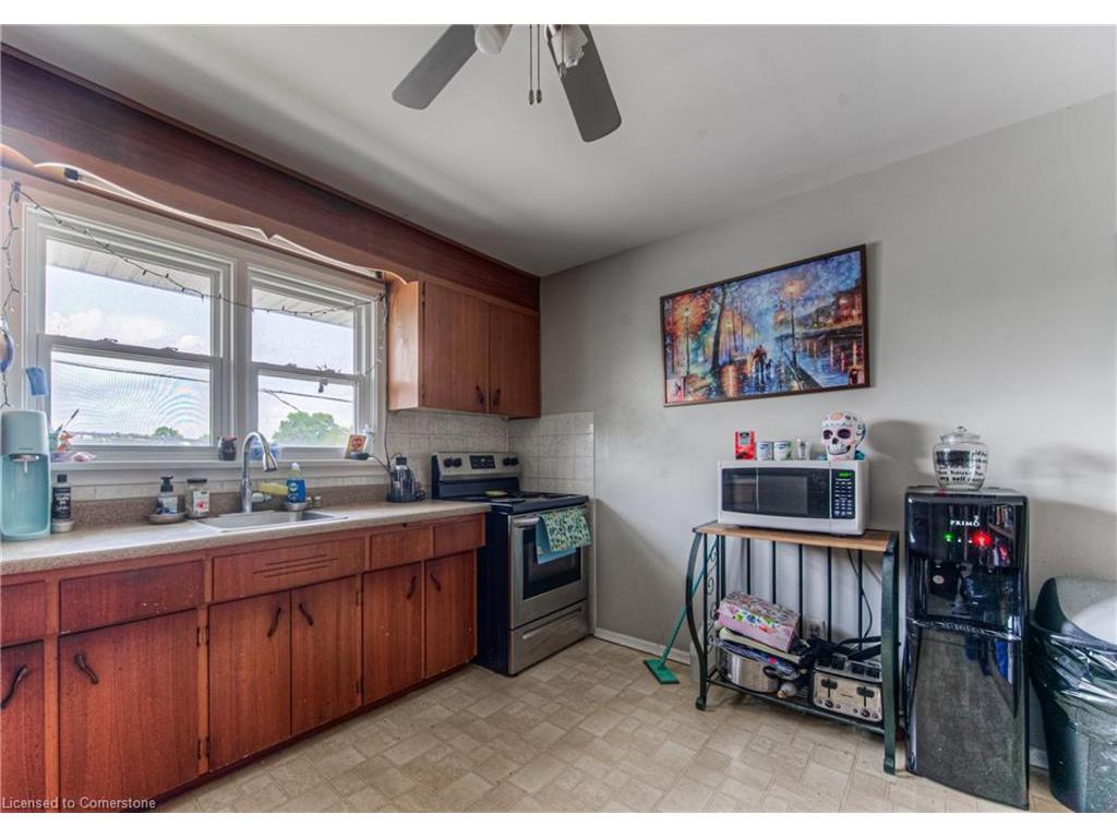 









218


Margaret

Avenue,
Kitchener,




ON
N2H 4J2

