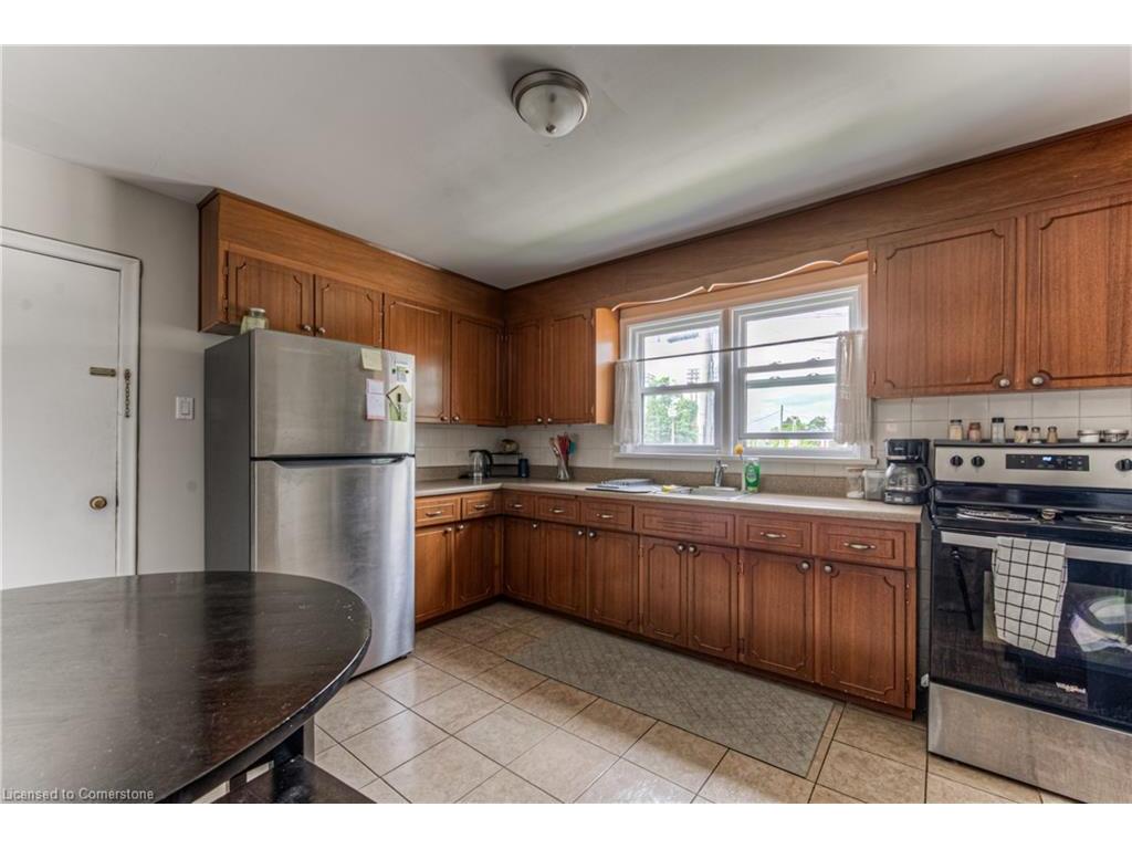 









218


Margaret

Avenue,
Kitchener,




ON
N2H 4J2

