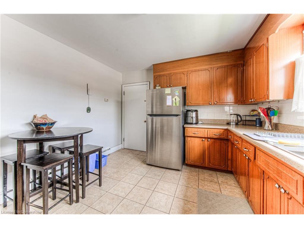









218


Margaret

Avenue,
Kitchener,




ON
N2H 4J2

