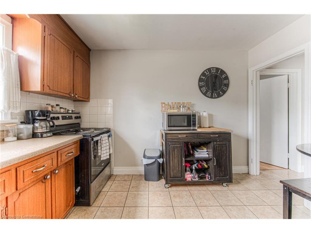 









218


Margaret

Avenue,
Kitchener,




ON
N2H 4J2

