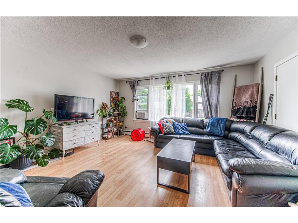 









218


Margaret

Avenue,
Kitchener,




ON
N2H 4J2

