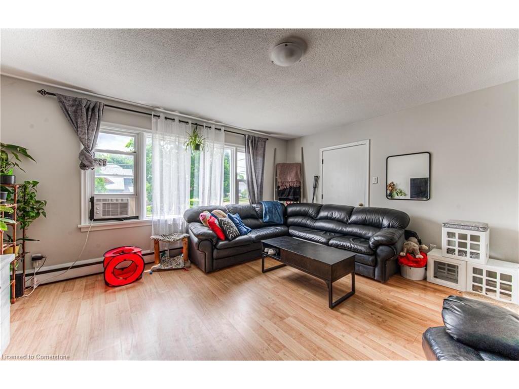 









218


Margaret

Avenue,
Kitchener,




ON
N2H 4J2

