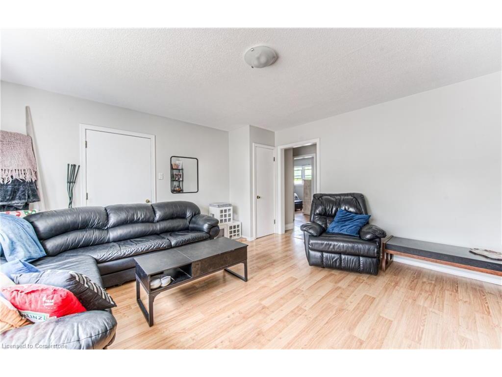 









218


Margaret

Avenue,
Kitchener,




ON
N2H 4J2

